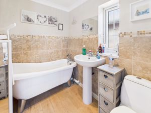 Main En-Suite- click for photo gallery